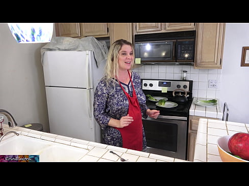 ❤️ Stepmom vachimukama mukitchen before his date pane zvinonyadzisira sn.pornmega.ru ☑